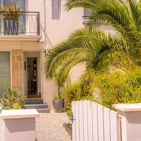 2 Pieces En Rez-de-jardin A 300m Des Plages Et Commerces - - Fr-1-349-183 *